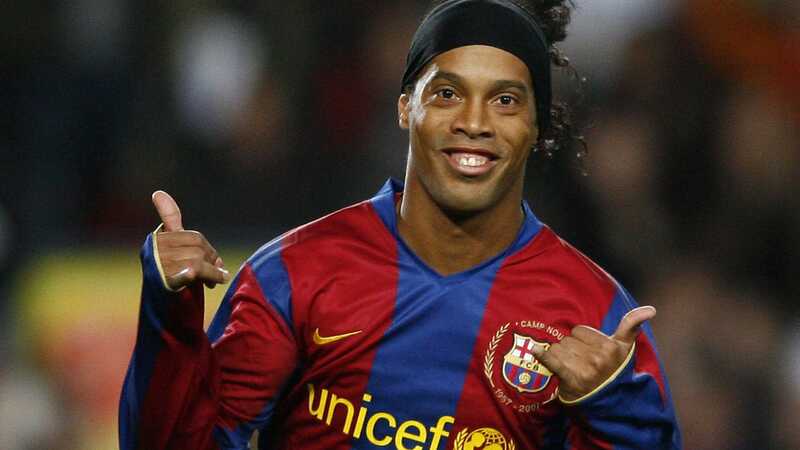 Hình ảnh chân sút huyền thoại Ronaldinho